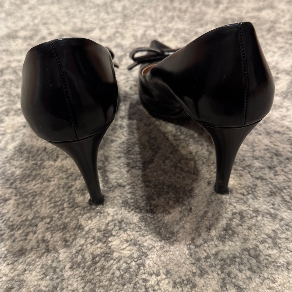 Prada Black Patent Leather Bow Pointed Toe Pumps Size 38 - Picture 9 of 14